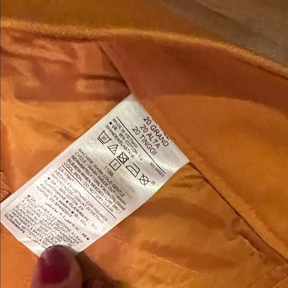 Old Navy New Stylish mustard yellow pants.
Plus size tall size 20. - Picture 5 of 6